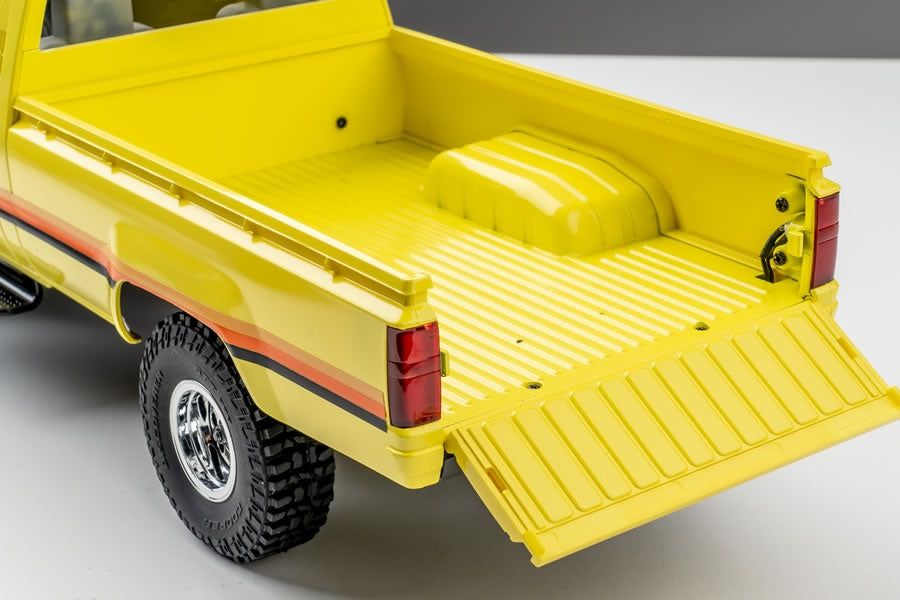 ClimbLegend™ – The 1:12 Scale RC Toyota Hilux Crawler (Limited Edition)