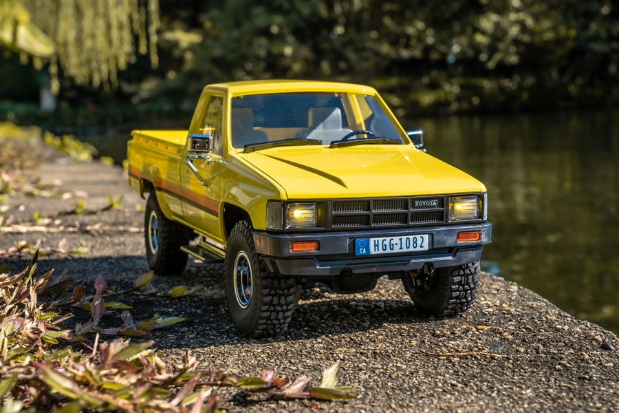 ClimbLegend™ – The 1:12 Scale RC Toyota Hilux Crawler (Limited Edition)