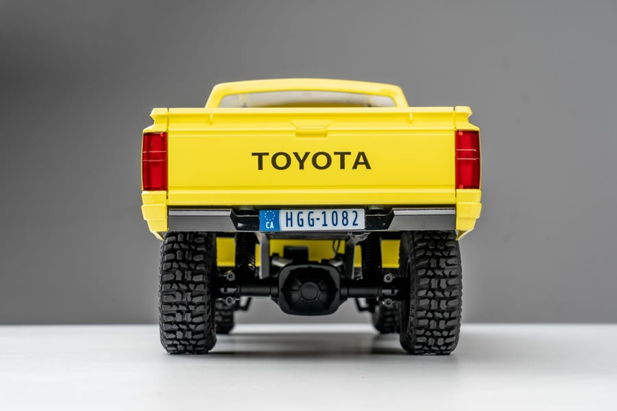 ClimbLegend™ – The 1:12 Scale RC Toyota Hilux Crawler (Limited Edition)