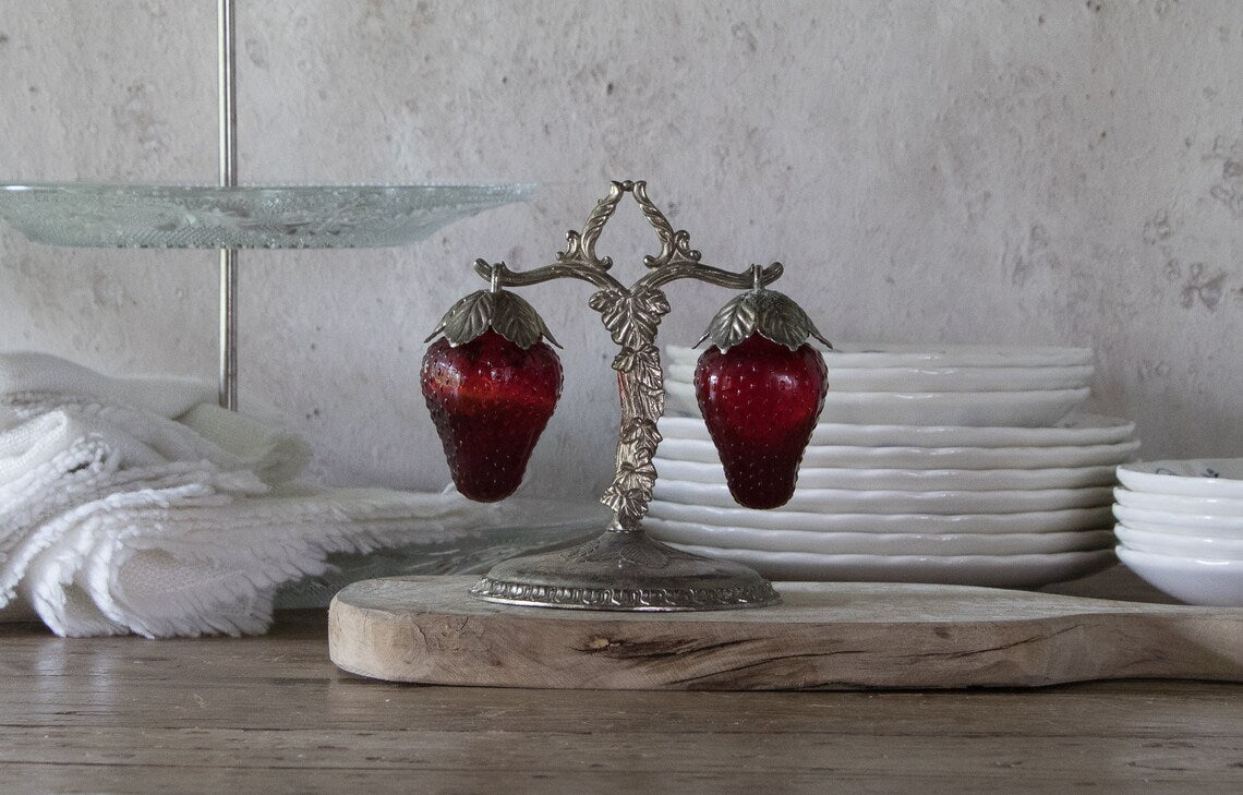 Vintage-Inspired Strawberry Salt & Pepper Shakers – Ruby Glass with Hanging Stand