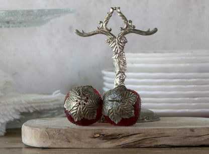 Vintage-Inspired Strawberry Salt & Pepper Shakers – Ruby Glass with Hanging Stand