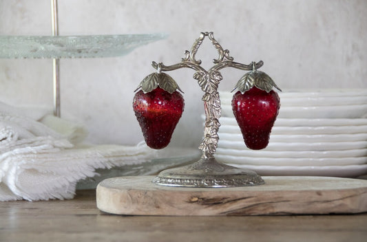 Vintage-Inspired Strawberry Salt & Pepper Shakers – Ruby Glass with Hanging Stand